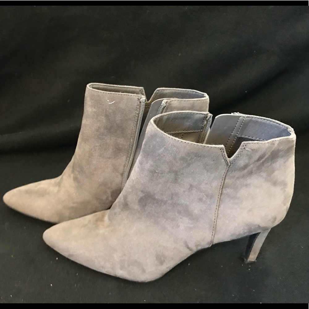 Size 8.5 Women’s Sam&Libby Heels. NEVER Worn!